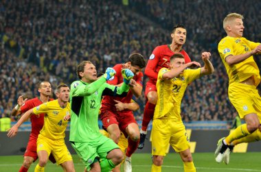 Kyiv, Ukrayna - 14 Ekim 2019: Uefa Euro 2020 ön eleme karşılaşmasında Ukrayna milli takımı Ukrayna ile Ukrayna milli takımı arasında oynanan karşılaşma sırasında Cristiano Ronaldo