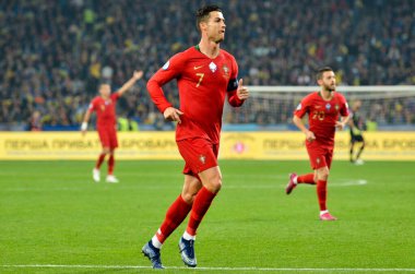 Kyiv, Ukrayna - 14 Ekim 2019: Uefa Euro 2020 ön eleme karşılaşmasında Ukrayna milli takımı Ukrayna ile Ukrayna milli takımı arasında oynanan karşılaşma sırasında Cristiano Ronaldo