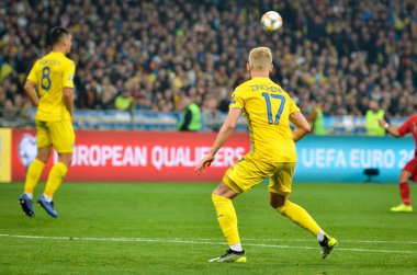 Kyiv, Ukrayna - 14 Ekim 2019: Uefa Euro 2020 ön eleme karşılaşmasında Oleksandr Zinchenko oyuncusu, Ukrayna milli takımı Ukrayna ile Portekiz milli takımı Ukrayna karşılaşması