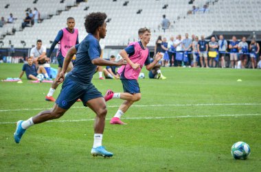İstanbul, Türkiye - 14 Ağustos 2019: Uefa Süper Kupası Finalleri öncesinde Vodafone Arena, Türkiye 'deki Vodafone Park' ta Liverpool ve Chelsea arasında oynanan karşılaşma öncesi Chelsea ve Willian antrenman oturumu