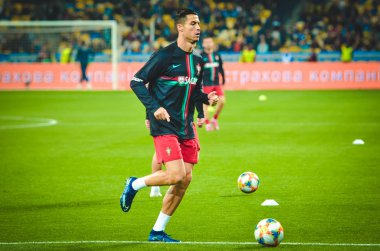 Kyiv, Ukrayna - 14 Ekim 2019: Uefa Euro 2020 ön eleme karşılaşmasında Ukrayna milli takımı Ukrayna ile Ukrayna milli takımı arasında oynanan karşılaşma sırasında Cristiano Ronaldo