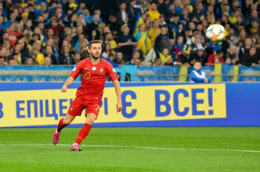 Kyiv, Ukrayna - 14 Ekim 2019: Uefa Euro 2020 ön eleme karşılaşmasında Ukrayna milli takımı Ukrayna ile Ukrayna milli takımı arasında oynanan karşılaşmada Bernardo Silva