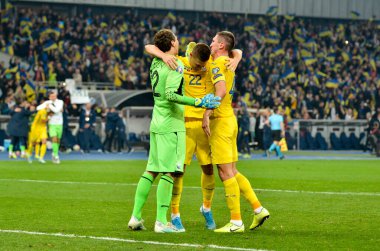 Kyiv, Ukrayna - 14 Ekim 2019: Ukrayna Millî Futbol Takımı Portekiz 'e karşı kazanılan zaferi ve 2020 Euro ödüllü Uefa Euro 2020 ön eleme karşılaşmasında birinciliği kutladı, Ukrayna