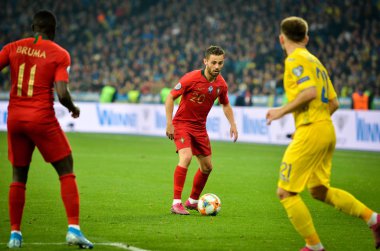 Kyiv, Ukrayna - 14 Ekim 2019: Uefa Euro 2020 ön eleme karşılaşmasında Ukrayna milli takımı Ukrayna ile Ukrayna milli takımı arasında oynanan karşılaşmada Bernardo Silva