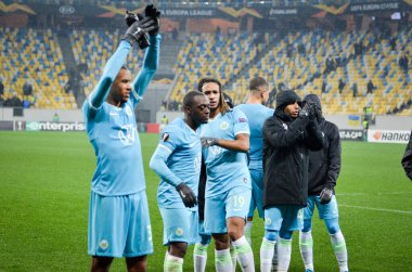 Lviv, Ukrayna - 28 Kasım 2019: Alexandria (Ukrayna) ile Wolfsburg (Almanya), Ukrayna arasındaki Uefa Avrupa Ligi karşılaşmasında kazandığı zaferden sonra Wolfsburg oyuncusu