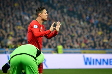 Kyiv, Ukrayna - 14 Ekim 2019: Uefa Euro 2020 ön eleme karşılaşmasında Ukrayna milli takımı Ukrayna ile Ukrayna milli takımı arasında oynanan karşılaşma sırasında Cristiano Ronaldo