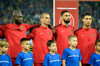 Kyiv, Ukrayna - 14 Ekim 2019: Portekiz milli takımının Uefa Euro 2020 ön eleme karşılaşması sırasında Portekiz, Ukrayna ile Ukrayna arasında başlaması
