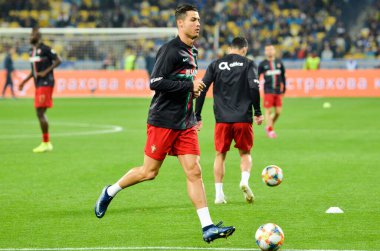 Kyiv, Ukrayna - 14 Ekim 2019: Uefa Euro 2020 ön eleme karşılaşmasında Ukrayna milli takımı Ukrayna ile Ukrayna milli takımı arasında oynanan karşılaşma sırasında Cristiano Ronaldo