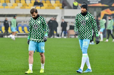 Lviv, Ukrayna - 28 Kasım 2019: Alexandria - Wolfsburg (Almanya), Ukrayna arasındaki Uefa Avrupa Ligi karşılaşmasında Admir Mehmedi ve John Anthony Brooks