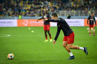 Kyiv, Ukrayna - 14 Ekim 2019: Uefa Euro 2020 ön eleme karşılaşmasında Ukrayna milli takımı Ukrayna ile Ukrayna milli takımı arasında oynanan karşılaşma sırasında Cristiano Ronaldo