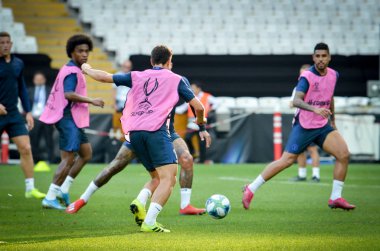 İstanbul, Türkiye - 14 Ağustos 2019: Türkiye 'nin Vodafone Arena kentindeki Vodafone Park' ta Liverpool ile Chelsea arasında oynanan Uefa Süper Kupa Finalleri öncesinde Chelsea futbolcuları antrenman oturumu