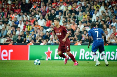 İstanbul, Türkiye - 14 Ağustos 2019: Vodafone Arena, Türkiye 'deki Vodafone Park' ta Liverpool ile Chelsea arasında oynanan Uefa Süper Kupası Finalleri sırasında Roberto Firmino oyuncusu