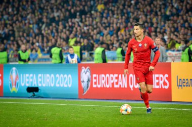 Kyiv, Ukrayna - 14 Ekim 2019: Uefa Euro 2020 ön eleme maçında Ukrayna milli takımı Ukrayna ile Ukrayna milli takımı arasında oynanan Cristiano Ronaldo