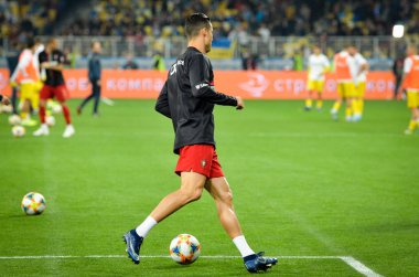 Kyiv, Ukrayna - 14 Ekim 2019: Uefa Euro 2020 ön eleme karşılaşmasında Ukrayna milli takımı Ukrayna ile Ukrayna milli takımı arasında oynanan karşılaşma sırasında Cristiano Ronaldo