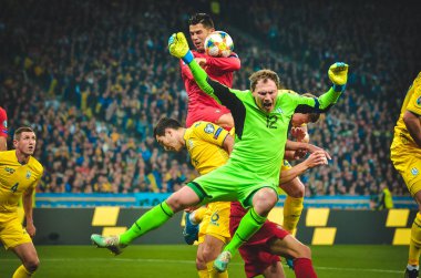 Kyiv, Ukrayna - 14 Ekim 2019: Uefa Euro 2020 ön eleme karşılaşmasında Ukrayna milli takımı Ukrayna ile Ukrayna milli takımı arasında oynanan karşılaşma sırasında Cristiano Ronaldo