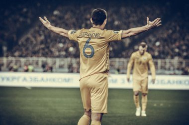 Kyiv, Ukrayna - 14 Ekim 2019: Uefa Euro 2020 ön eleme karşılaşmasında Taras Stepanenko oyuncusu ulusal takım Ukrayna ile Portekiz milli takımı Ukrayna arasında oynanan karşılaşma