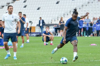 İstanbul, Türkiye - 14 Ağustos 2019: Türkiye 'nin Vodafone Arena kentindeki Vodafone Park' ta Liverpool ile Chelsea arasında oynanan Uefa Süper Kupa Finalleri öncesinde Chelsea futbolcuları antrenman oturumu
