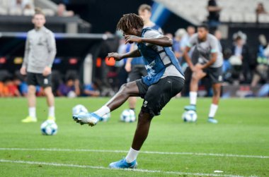 İstanbul, Türkiye - 14 Ağustos 2019: Uefa Süper Kupası Finalleri öncesinde Vodafone Arena, Türkiye 'deki Vodafone Park' ta Liverpool ile Chelsea arasında oynanan Divock Origi