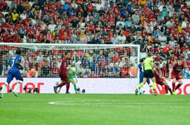 İstanbul, Türkiye - 14 Ağustos 2019: Türkiye 'nin Vodafone Arena kentindeki Vodafone Park' ta Liverpool ile Chelsea arasında oynanan Uefa Süper Kupası Finalleri sırasında futbolcu