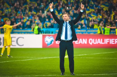 Kyiv, Ukrayna - 14 Ekim 2019: Ukrayna Milli Futbol Takımı ve Teknik Direktör Andriy Shevchenko Portekiz 'e karşı zaferini kutladı ve Euro 2020, Ukrayna