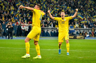 Kyiv, Ukrayna - 14 Ekim 2019: Ukrayna Millî Futbol Takımı Portekiz 'e karşı kazanılan zaferi ve 2020 Euro ödüllü Uefa Euro 2020 ön eleme karşılaşmasında birinciliği kutladı, Ukrayna