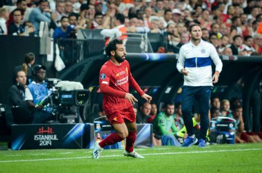 İstanbul, Türkiye - 14 Ağustos 2019: Türkiye 'nin Vodafone Arena kentindeki Vodafone Park' ta Liverpool ile Chelsea arasında oynanan Uefa Süper Kupası Finalleri sırasında Muhammed Salah