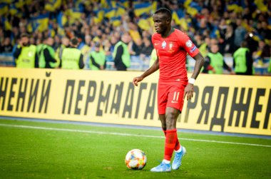 Kyiv, Ukrayna - 14 Ekim 2019: Uefa Euro 2020 ön eleme maçında Ukrayna milli takımı Ukrayna ile Portekiz milli takımı Ukrayna maçı sırasında Bruma oyuncusu