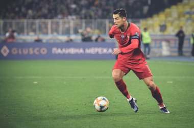 Kyiv, Ukrayna - 14 Ekim 2019: Uefa Euro 2020 ön eleme maçında Ukrayna milli takımı Ukrayna ile Ukrayna milli takımı arasında oynanan Cristiano Ronaldo