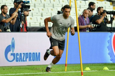 İstanbul, Türkiye - 14 Ağustos 2019: Trent Alexander-Arnold Uefa Süper Kupası Finalleri öncesinde Liverpool ile Chelsea arasında Vodafone Park, Türkiye 'deki Vodafone Arena' da oynanan karşılaşma
