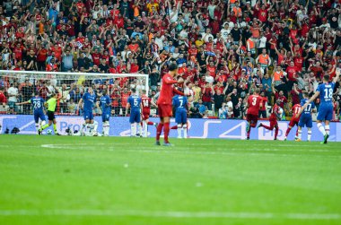 İstanbul, Türkiye - 14 Ağustos 2019: Türkiye 'nin Vodafone Arena kentindeki Vodafone Park' ta Liverpool ile Chelsea arasında oynanan Uefa Süper Kupası Finalleri sırasında futbolcu