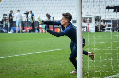 İstanbul, Türkiye - 14 Ağustos 2019: Kepa Arrizabalaga ve Uefa Süper Kupası Finalleri öncesinde Türkiye 'nin Vodafone Park kentinde Liverpool ve Chelsea arasında oynanan karşılaşma öncesi oyuncu antrenman oturumu