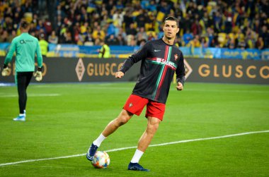 Kyiv, Ukrayna - 14 Ekim 2019: Uefa Euro 2020 ön eleme karşılaşmasında Ukrayna milli takımı Ukrayna ile Ukrayna milli takımı arasında oynanan karşılaşma sırasında Cristiano Ronaldo