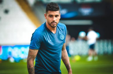 İstanbul, Türkiye - 14 Ağustos 2019: Türkiye 'nin Vodafone Arena kentindeki Vodafone Park' ta Liverpool ile Chelsea arasında oynanan Uefa Süper Kupası Finalleri öncesinde Emerson ve oyuncuların antrenman oturumu