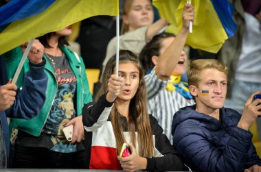 Kyiv, Ukrayna - 14 Ekim 2019: Ukraynalı taraftarlar Uefa Euro 2020 ön eleme karşılaşmasında Ukrayna ile Portekiz, Ukrayna arasında oynanan karşılaşmada stadyumda takımı destekliyorlar