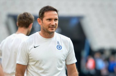 İstanbul, Türkiye - 14 Ağustos 2019: Vodafone Arena, Türkiye 'deki Vodafone Park' ta Liverpool ile Chelsea arasında oynanan Uefa Süper Kupası Finalleri öncesinde teknik direktör Frank Lampard