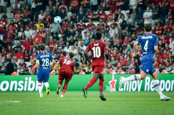 イスタンブール トルコ 8月14 2019 Uefaスーパーカップ決勝中のサッカー選手は トルコのボーダフォンアリーナのボーダフォンパークでリバプールとチェルシーの試合 — ストック写真