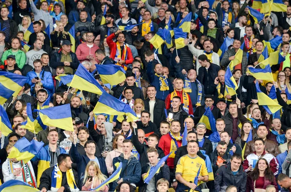 Kiev Oekraïne Oktober 2019 Oekraïense Fans Vieren Doelpunt Gescoord Tijdens — Stockfoto