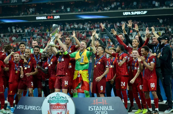 Estambul Turquía Agosto 2019 Los Futbolistas Liverpool Celebran Victoria Ceremonia — Foto de Stock