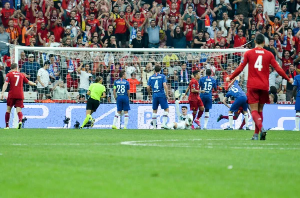 イスタンブール トルコ 8月14 2019 Uefaスーパーカップ決勝中のサッカー選手は トルコのボーダフォンアリーナのボーダフォンパークでリバプールとチェルシーの試合 — ストック写真