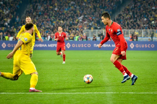 乌克兰基辅 2019年10月14日 克里斯蒂亚诺 罗纳尔多 Cristiano Ronaldo 在乌克兰国家队与葡萄牙国家队2020年欧洲杯预选赛中的表现 — 图库照片