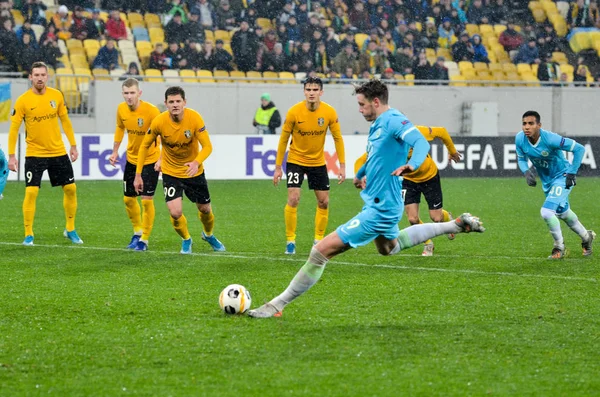 Lviv Ucrania Noviembre 2019 Wout Weghorst Hit Penalty Durante Partido — Foto de Stock
