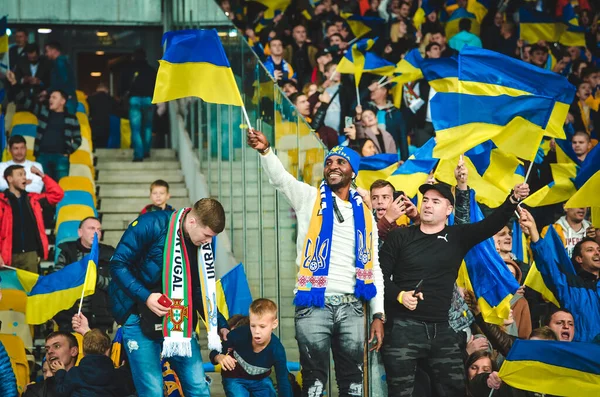 Kyiv Ucrania Octubre 2019 Los Aficionados Ucranianos Apoyan Equipo Estadio — Foto de Stock
