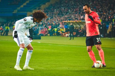 Kharkiv, Ukrayna - 20 Şubat 2020: Shakhtar Donetsk - Sl Benfica (Portekiz), Ukrayna arasındaki Uefa Avrupa Ligi karşılaşmasında Tomas Tavares 'e karşı Ismaily oyuncu