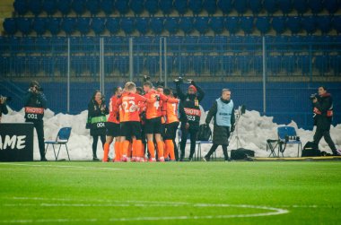 Kharkiv, Ukrayna - 20 Şubat 2020: Shakhtar Donetsk futbolcusu, Uefa Avrupa Ligi 'nde Shakhtar Donetsk - Sl Benfica, Ukrayna maçında atılan golü kutladı