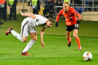 Kharkiv, Ukrayna - 20 Şubat 2020: Uefa Avrupa Ligi maçında Adel Taarabt oyuncusu Shakhtar Donetsk - Sl Benfica (Portekiz), Ukrayna