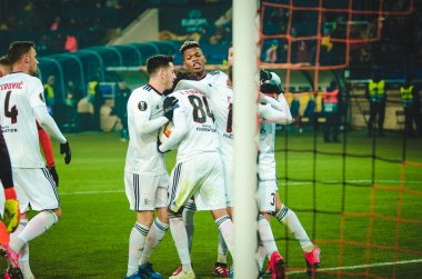 Kharkiv, Ukrayna - 20 Şubat 2020: Sl Benfica Football player, Shakhtar Donetsk - Sl Benfica (Portekiz) ve Ukrayna arasındaki Uefa Avrupa Ligi maçında atılan golü kutladı