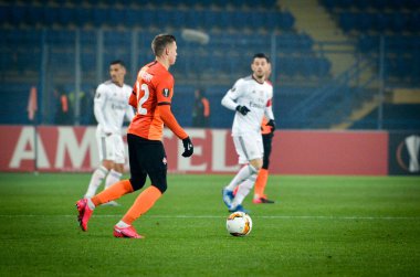 Kharkiv, Ukrayna - 20 Şubat 2020: Shakhtar Donetsk - Sl Benfica (Portekiz), Ukrayna arasındaki Uefa Avrupa Ligi karşılaşmasında Mykola Matviienko oyuncusu