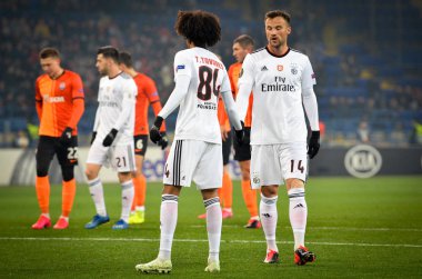 Kharkiv, Ukrayna - 20 Şubat 2020: Uefa Avrupa Ligi karşılaşmasında Tomas Tavares ve Haris Seferoviç Shakhtar Donetsk - Sl Benfica (Portekiz), Ukrayna