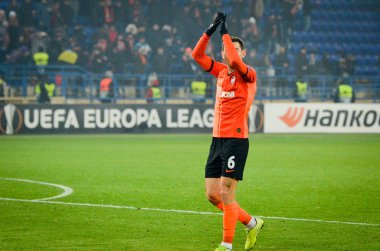 Kharkiv, Ukrayna - 20 Şubat 2020: Uefa Avrupa Ligi karşılaşmasında Taras Stepanenko oyuncusu Shakhtar Donetsk - Sl Benfica (Portekiz), Ukrayna
