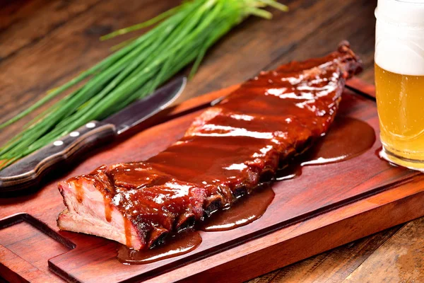 Barbecue ribs on cutting board — Stock Photo, Image